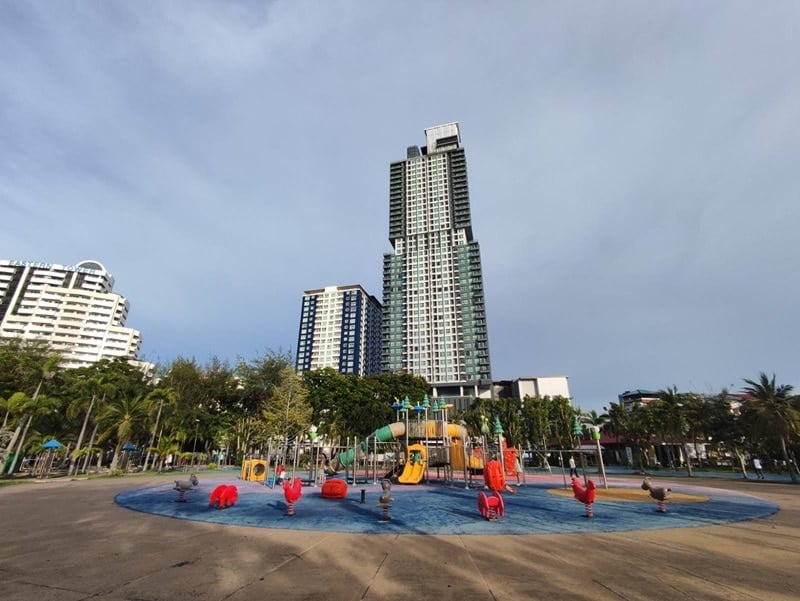 Playgrounds at suan sukapop in Sriracha.