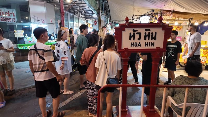 Hua Hin night market entrance